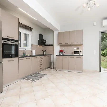 Martzon House Corfu Apartment *