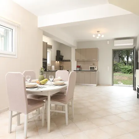 Martzon House Corfu דירה